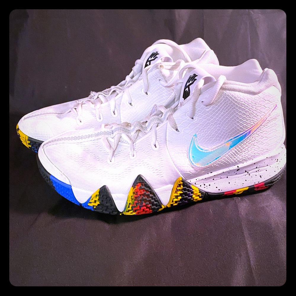 Nike Kyrie Irving Basketball Shoes